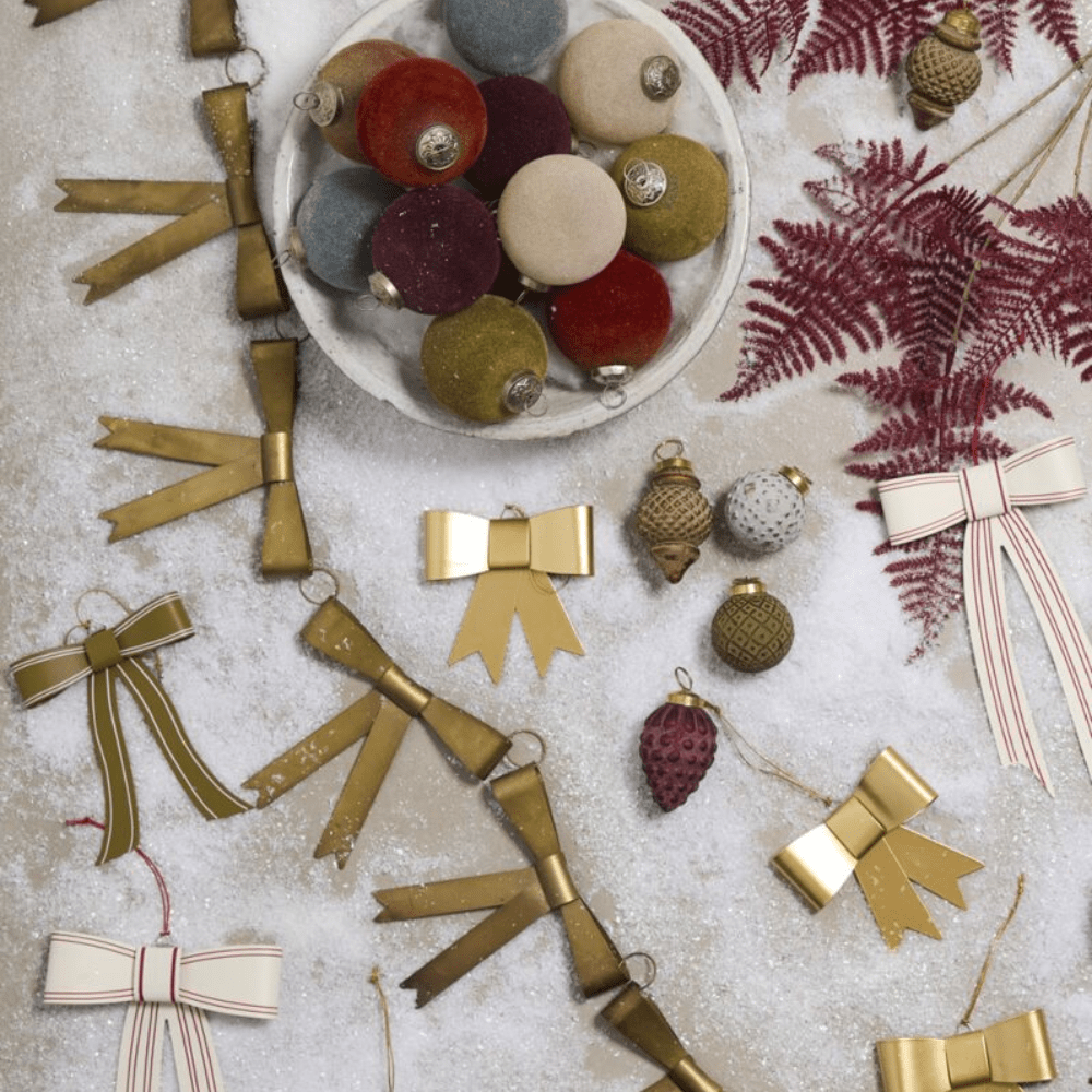 Bow Garland - Antique Gold, Shopsweetluluss
