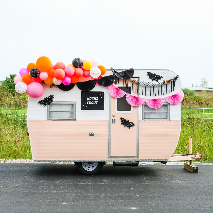 Tissue Streamer Garland - Black