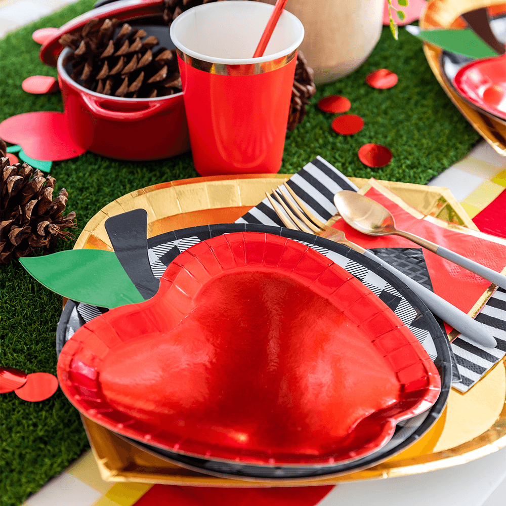 More Party Faves Apple Dinner Plates from Jollity & Co