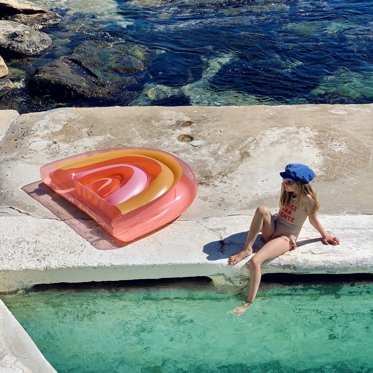 SunnyLife Float Away Lie On Rainbow - Peachy Pink
