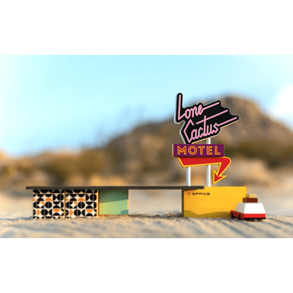 Lone Cactus Motel, Shopsweetluluss