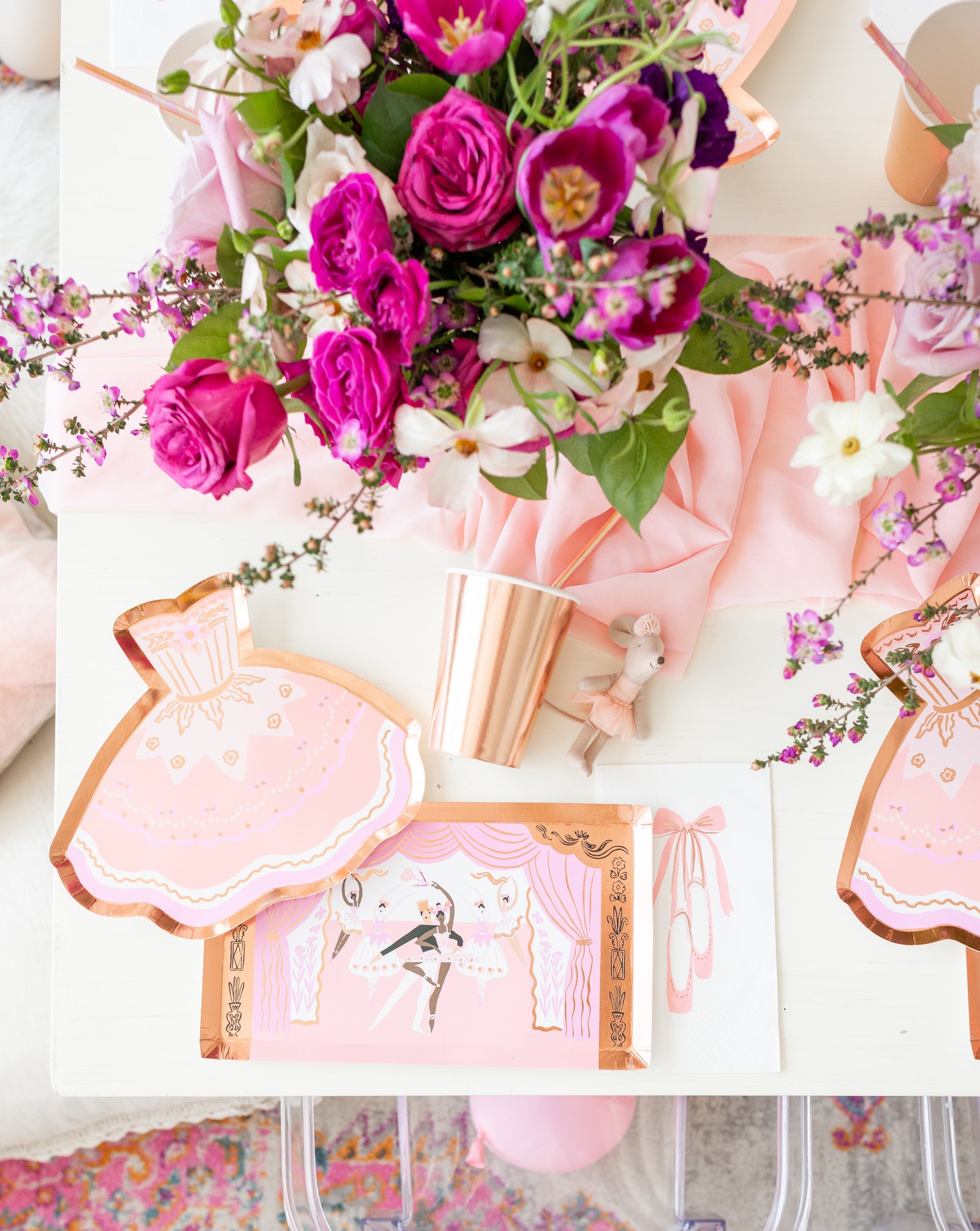 Pirouette Small Plates, Daydream Society